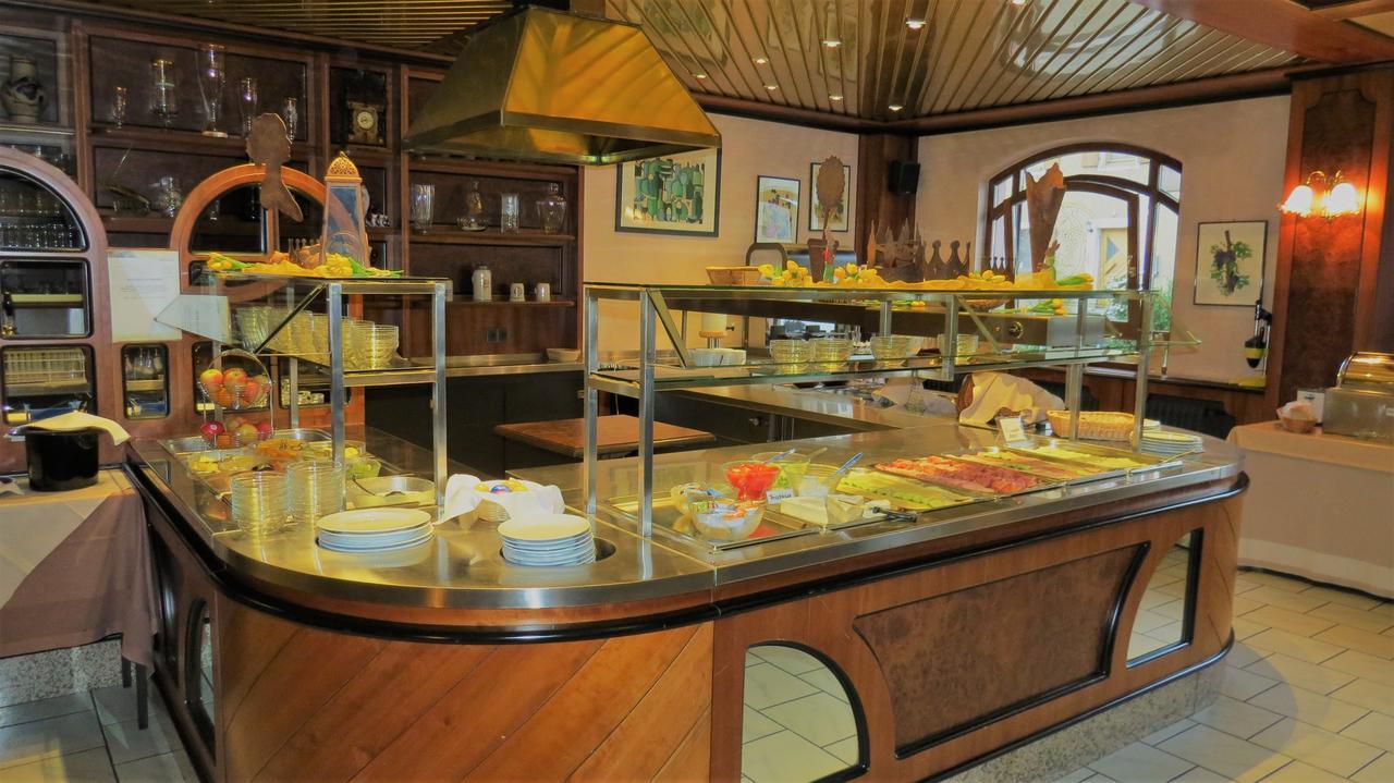 רוסט Hotel Rebstock מראה חיצוני תמונה