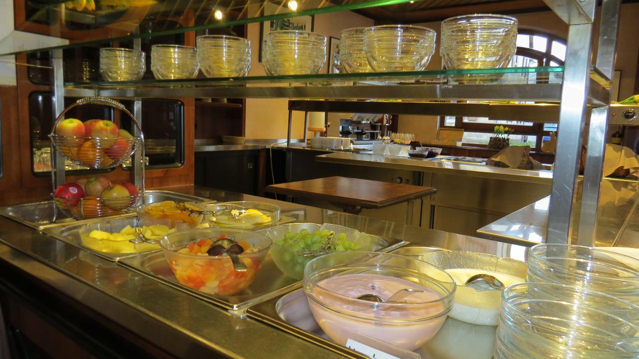 רוסט Hotel Rebstock מראה חיצוני תמונה