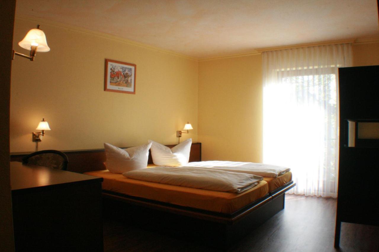 רוסט Hotel Rebstock מראה חיצוני תמונה